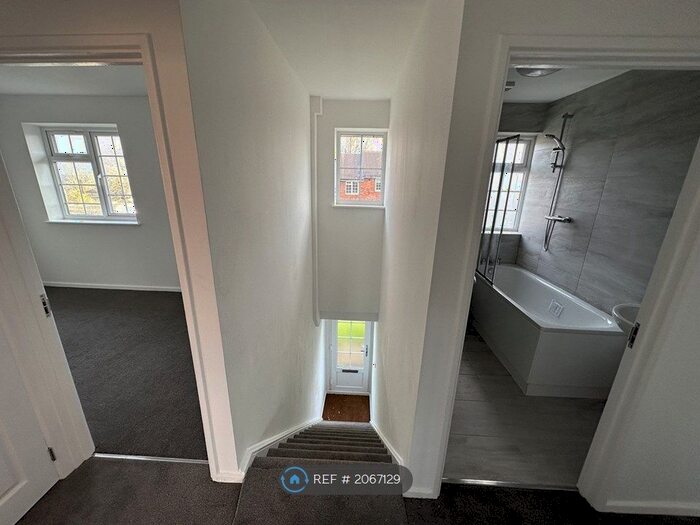 2 Bedroom Maisonette To Rent In The Pantiles, Bushey Heath, Bushey, WD23