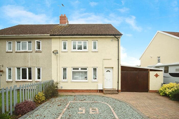 3 Bedroom Semi Detached House For Sale In Musgrove Road, Taunton, TA1