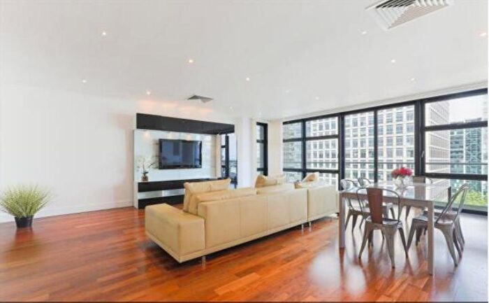 3 Bedroom Apartment To Rent In Discovery Dock, London, E14