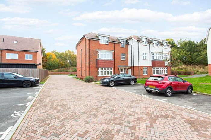 2 Bedroom Flat For Sale In Sidney Grove, Herne Bay, CT6