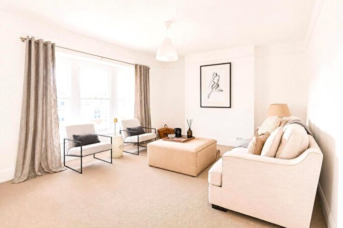 2 Bedroom Apartment For Sale In Archfield Road, Bristol, BS6