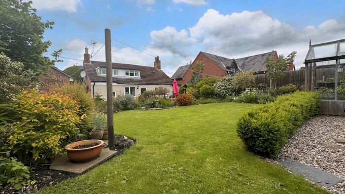 3 Bedroom Detached House For Sale In The Charming Yew Tree Cottage, Main Street, LE14
