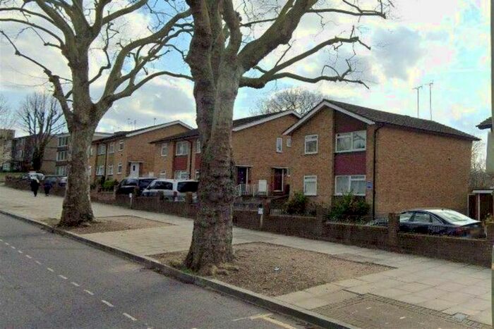 2 Bedroom Flat To Rent In Wellington Place, Great North Road, London, N2