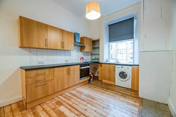 2 Bedroom Flat To Rent In L – Bruntsfield Avenue, Edinburgh, EH10