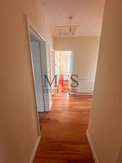 2 Bedroom Flat To Rent In Browning Ave, Hanwell, W7