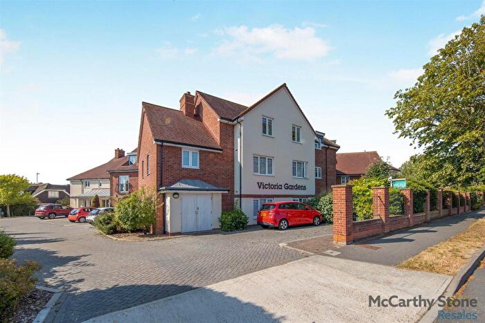 2 Bedroom Apartment For Sale In Victoria Gardens. Raglan Road, Frinton-On-Sea, Essex, CO13