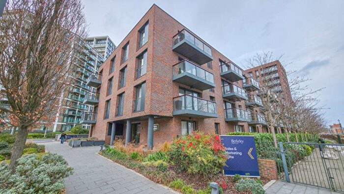3 Bedroom Flat For Sale In Imperial Building, Duke Of Wellington Avenue, Royal Arsenal, London, SE18