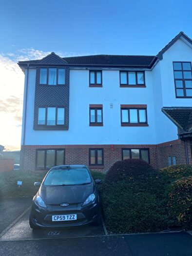 2 Bedroom Flat To Rent In Brimfield Road, Purfleet On Thames, RM19