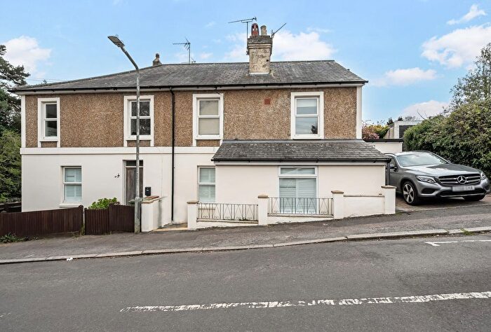 2 Bedroom Flat For Sale In Edward Street, Southborough, Tunbridge Wells, Kent, TN4