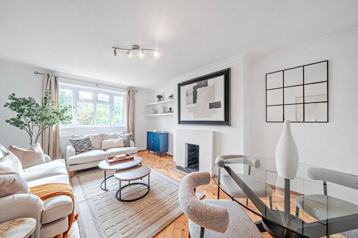 2 Bedroom Flat For Sale In Bushey Road, London, SW20