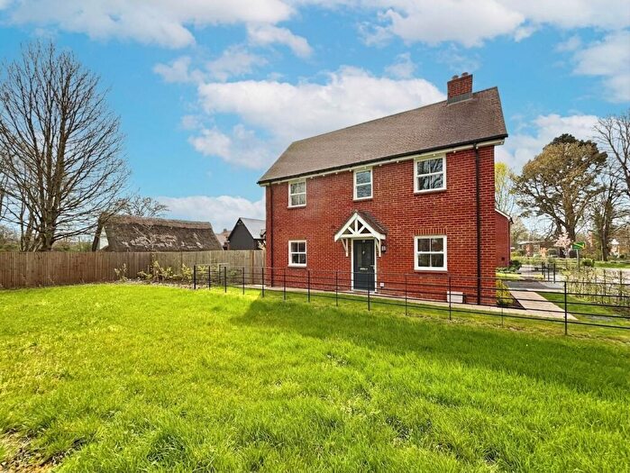 2 Bedroom Detached House For Sale In Kingfisher Drive, Burgate, SP6