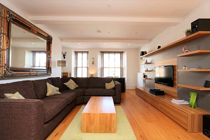 2 Bedroom Flat To Rent In Park Terrace, Glasgow, City Of Glasgow, G3