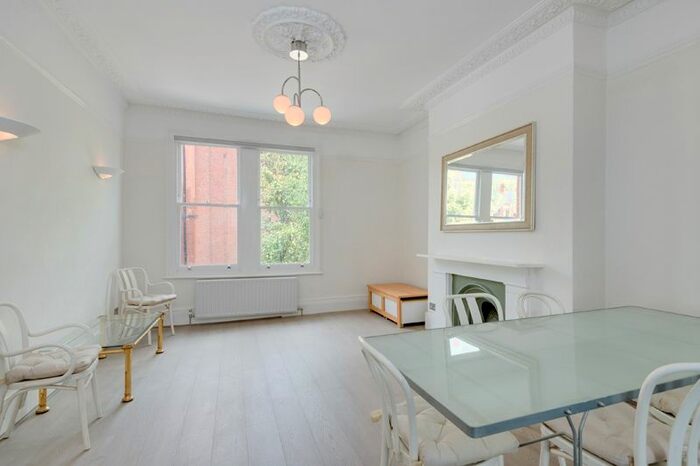 3 Bedroom Flat To Rent In Nassington Road, Hampstead, London, NW3