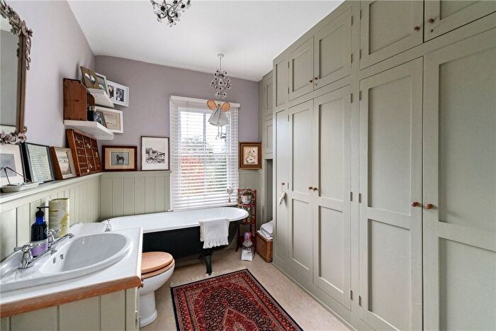 2 Bedroom Semi-Detached House For Sale In Selwyn Road, Cambridge, CB3