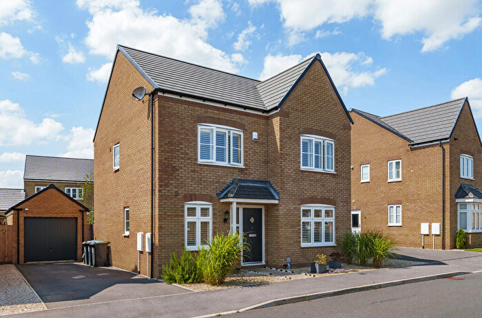 4 Bedroom Detached House For Sale In Abraham Way, Minster Lovell, Witney, OX29