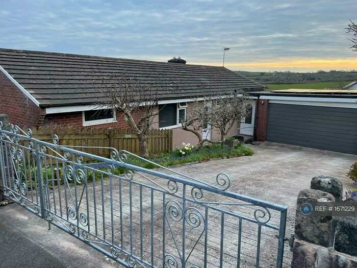 3 Bedroom Bungalow To Rent In Western Avenue, Liskeard, PL14