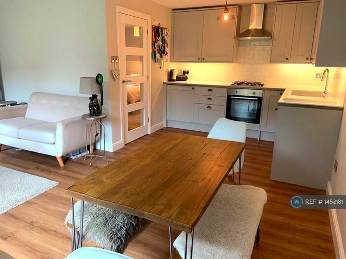 1 Bedroom Flat To Rent In Finsbury Place, Chipping Norton, OX7