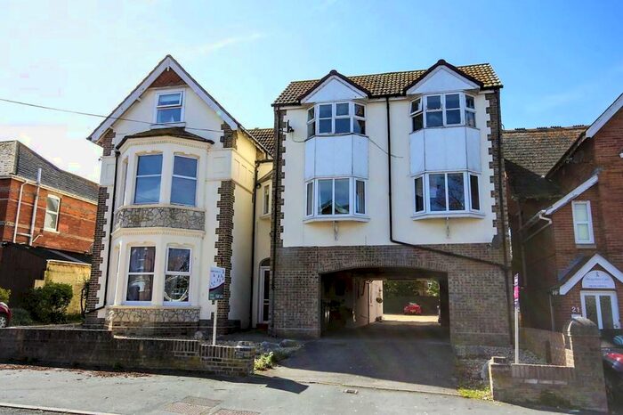 2 Bedroom Apartment To Rent In Glendinning Avenue, Weymouth, DT4