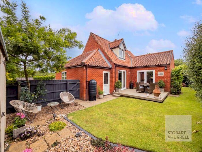 3 Bedroom Detached House For Sale In Teal Point, The Common, Barton Turf, Norfolk, NR12