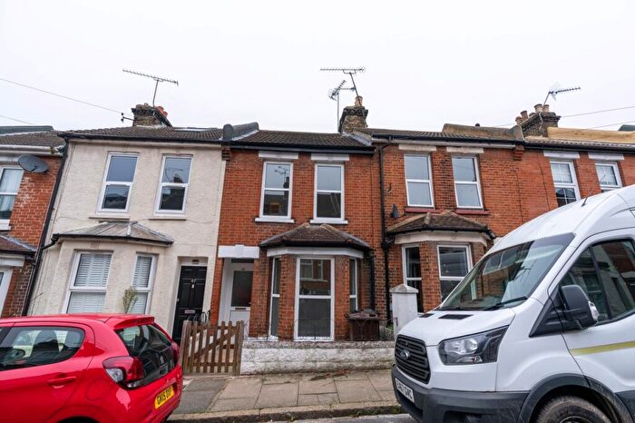 2 Bedroom Terraced House To Rent In Cecil Road, Rochester, Kent, ME1