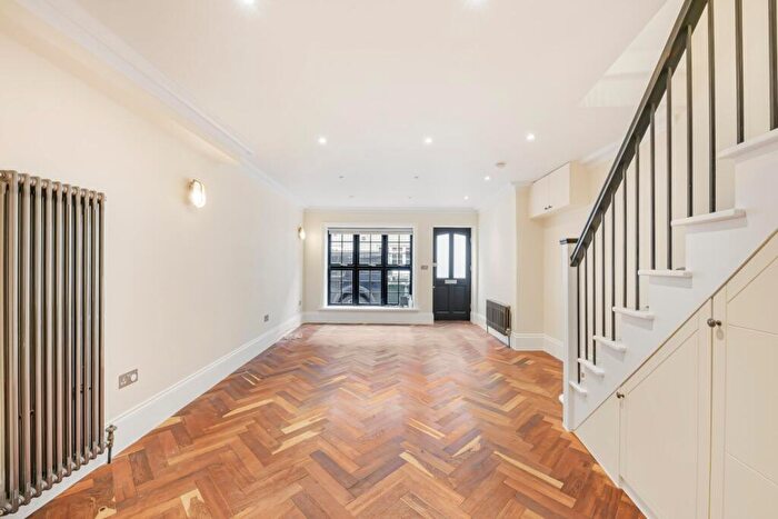 3 Bedroom Mews To Rent In Elizabeth Mews, Belsize Park, NW3