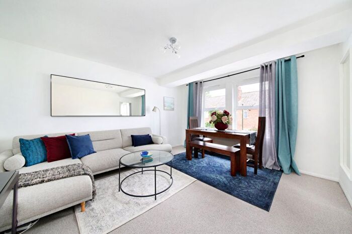 1 Bedroom Flat To Rent In Addington Court, Mullins Path, SW14