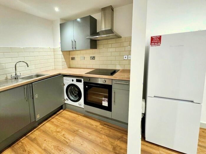 1 Bedroom Flat To Rent In Lower Mill Street, Kidderminster, Worcestershire, DY11
