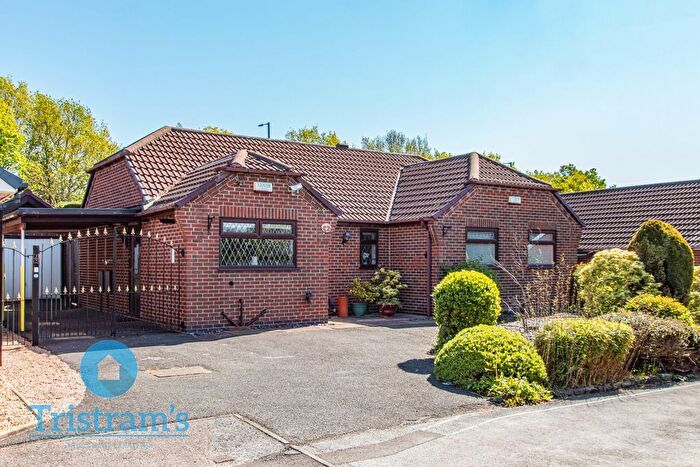 3 Bedroom Detached Bungalow For Sale In Avalon Close, Nottingham, NG6