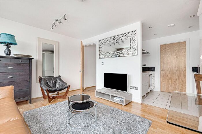 2 Bedroom Flat To Rent In Oyster Wharf, Lombard Road, SW11