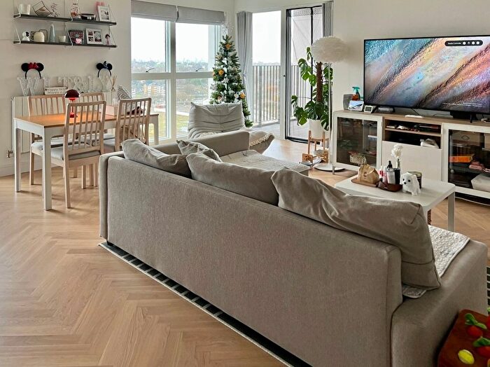 2 Bedroom Flat To Rent In Birch House, Pegler Square, London, SE3