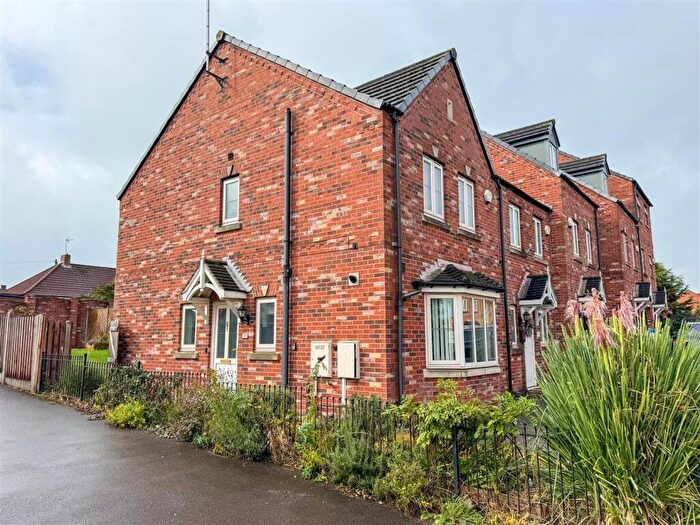 3 Bedroom Semi-Detached House For Sale In Maple Leaf Gardens, Worksop, S80
