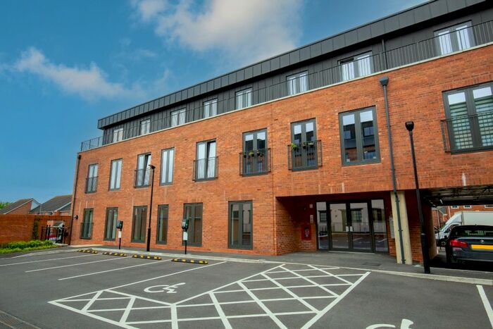 2 Bedroom Flat To Rent In Countess Road, Northampton, NN5