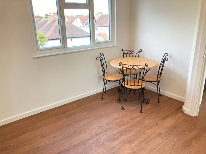 2 Bedroom Flat To Rent In Very Near Popes Lane Area, Ealing South Gunnesbury Park Area, W5