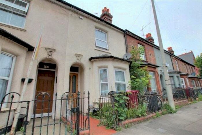 3 Bedroom Terraced House To Rent In Elgar Road, Reading, Berkshire, RG2