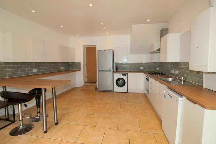 7 Bedroom Private Hall To Rent In Rhymney Street, Cathays, Cardiff, CF24