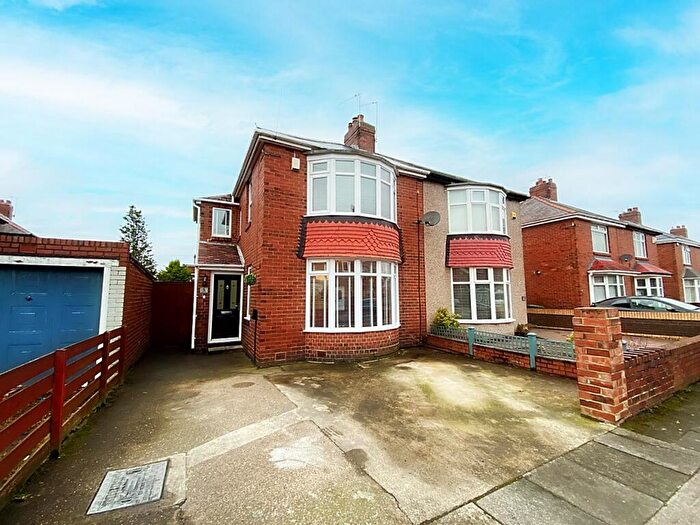 2 Bedroom Semi-Detached House For Sale In Lynn Road, Wallsend, NE28