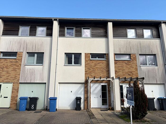 3 Bedroom Town House For Sale In Broomhill Way, Poole, BH15