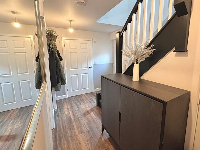 3 Bedroom End Of Terrace House For Sale In Chivilas Road, Camborne, TR14