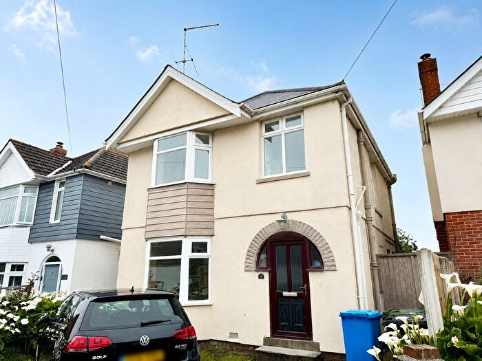 3 Bedroom Detached House To Rent In Ashmore Crescent, Poole, BH15