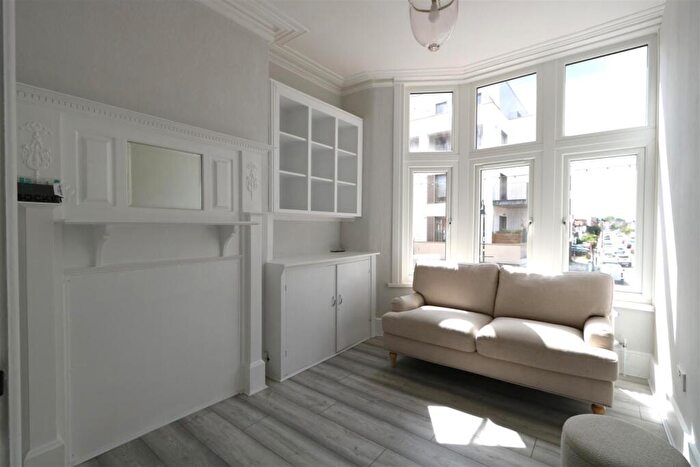 1 Bedroom Apartment To Rent In High Street, New Malden, KT3