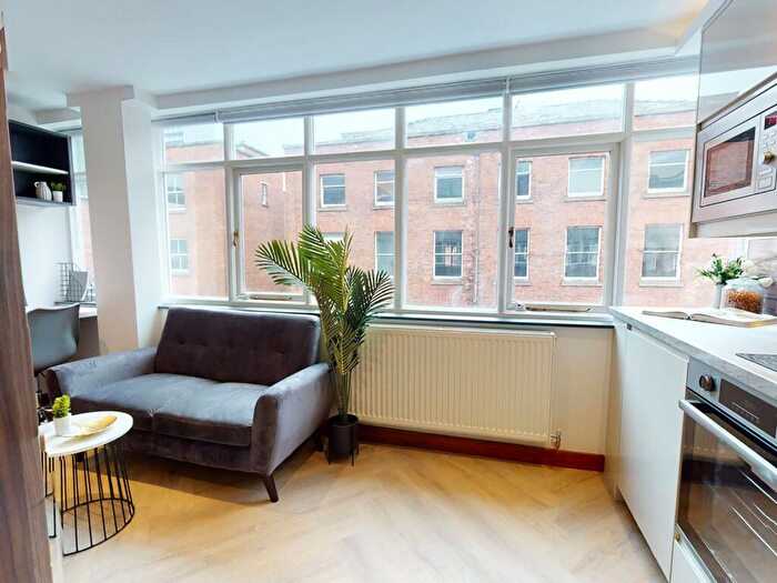 Apartment To Rent In Apt, Live Oasis Piccadilly #, M1