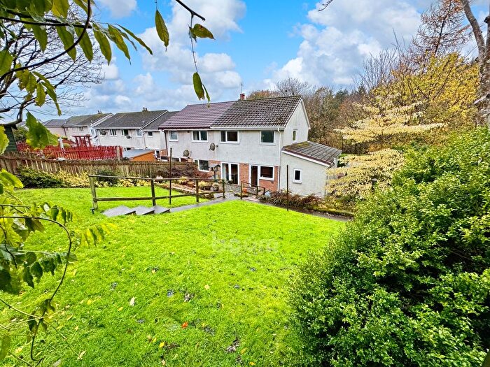 4 Bedroom Semi-Detached House For Sale In Speirs Road, Lochwinnoch, PA12
