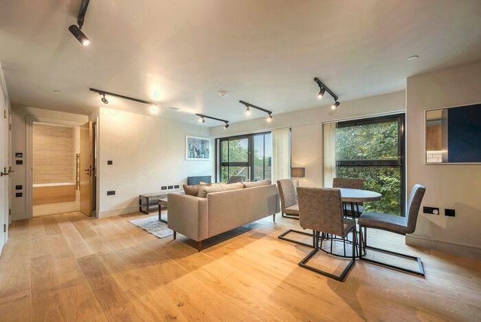 1 Bedroom Flat To Rent In Tower Bridge Road, Borough, SE1