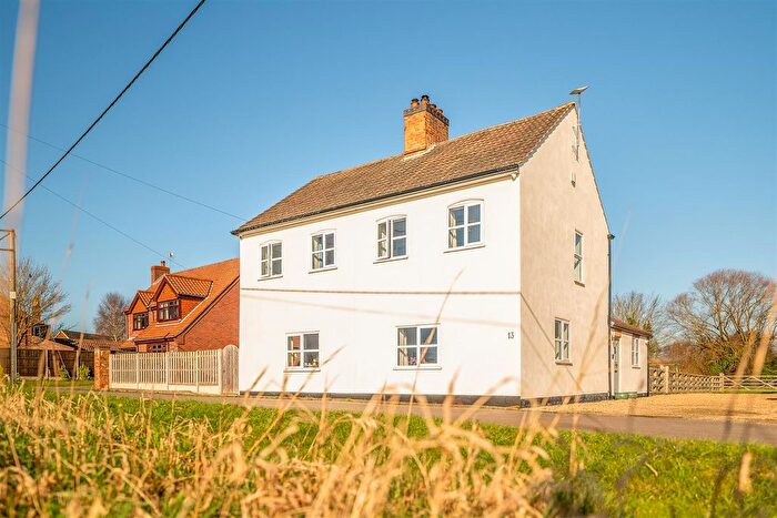 4 Bedroom Detached House For Sale In Church Road, Laughton, Gainsborough, DN21