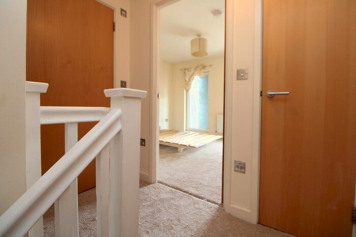 2 Bedroom Flat To Rent In London, London, W8