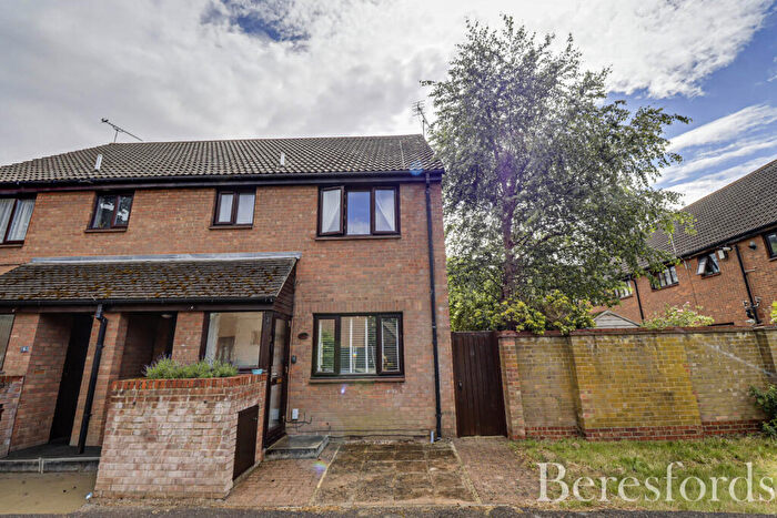 1 Bedroom Maisonette For Sale In Consort Close, Warley, CM14
