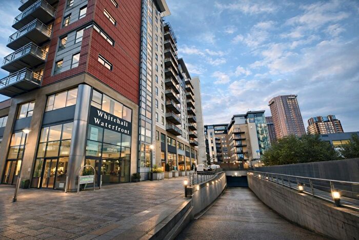 2 Bedroom Flat To Rent In Riverside Way, Leeds, LS1