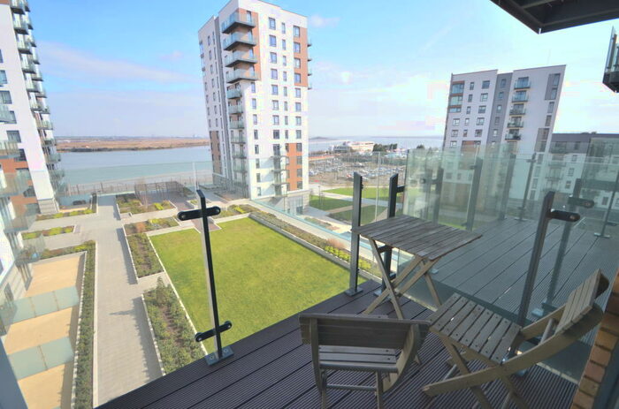 2 Bedroom Apartment To Rent In Peninsula Quay, Pegasus Way, Gillingham, ME7