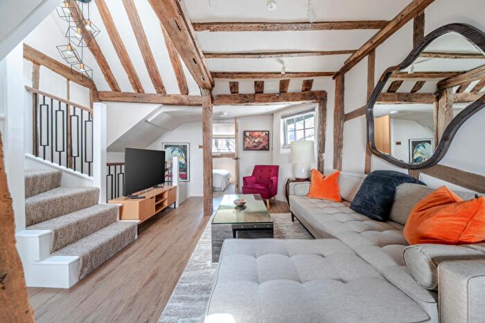 2 Bedroom Apartment To Rent In George Street St. Albans, AL3