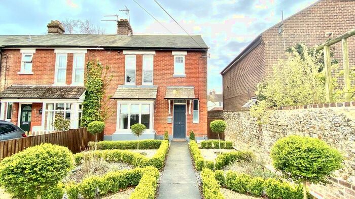 3 Bedroom End Of Terrace House To Rent In Osborne Road, Petersfield, GU32